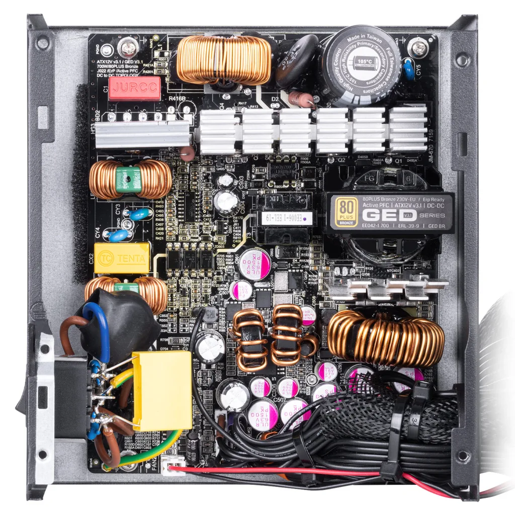 منبع تغذیه کامپیوتر 700W وات گرین مدل GP700A-GED V3.1 (ATX 3.1)