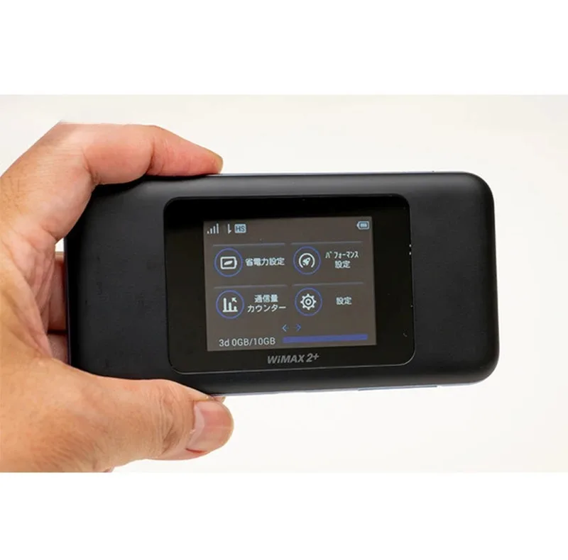 مودم 4.5G/TD-LTE یو کیو مدل Elite 6 با صفحه نمایش 2.4 اینچی تاچ اسکرین، باتری 3000 میلی‌آمپری با شارژدهی 7 ساعت، پشتیبانی همزمان 16 کاربر، اتصال از طریق سیمکارت و کابل Type-C، سازگار با ویندوز و مک او اس