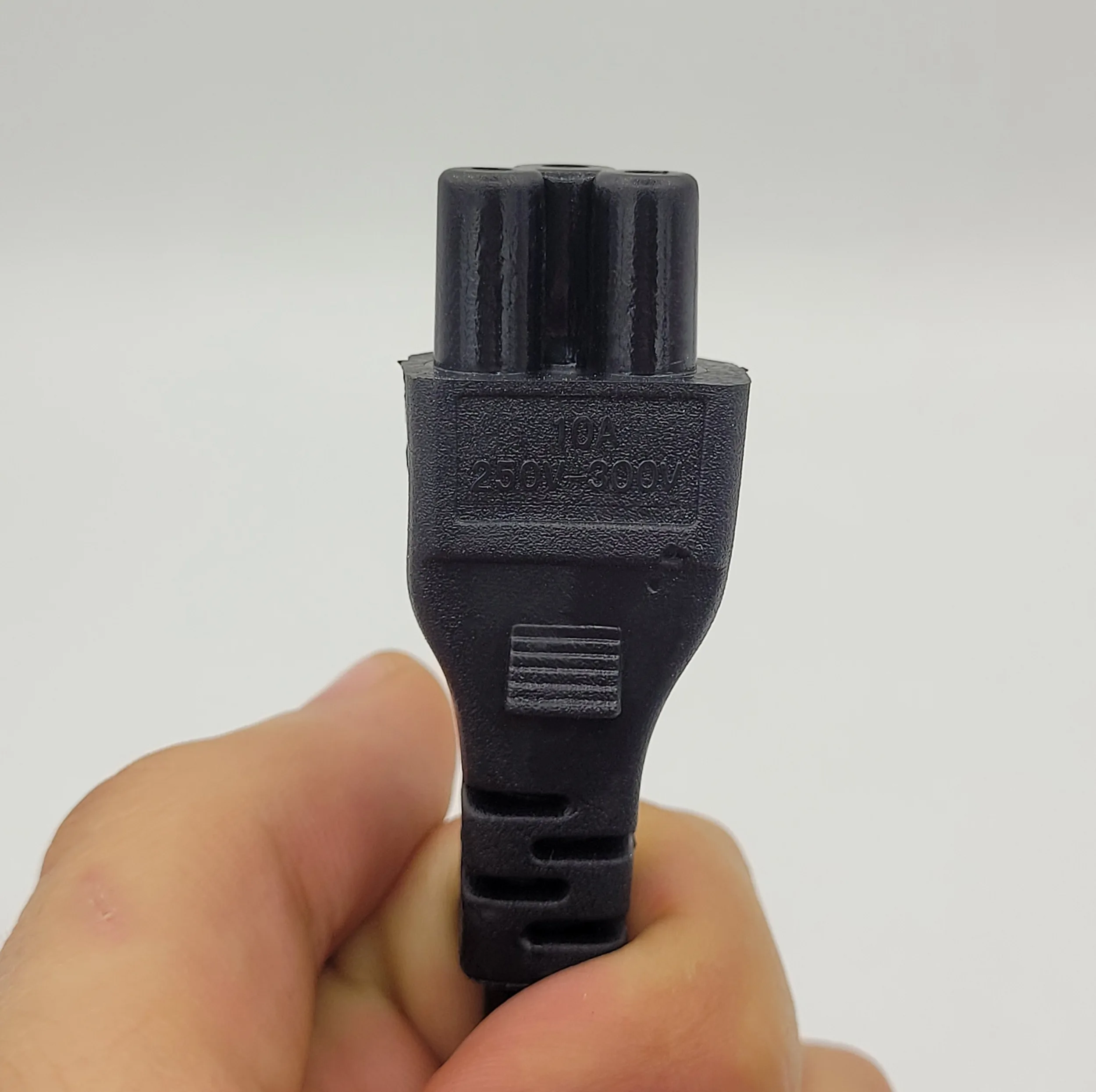کابل برق سه پین لپتاپ شارک مدل 3x1.0mm طول 1.5 متر