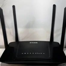 مودم روتر بی‌سیم 4G LTE دی-لینک مدل DWR-M920 با پشتیبانی از سیم‌کارت 3G/4G، سرعت تا 150 مگابیت بر ثانیه، پوشش کامل منزل با 4 آنتن خارجی، اتصال همزمان تا 32 کاربر و پورت‌های LAN و WAN RJ-45