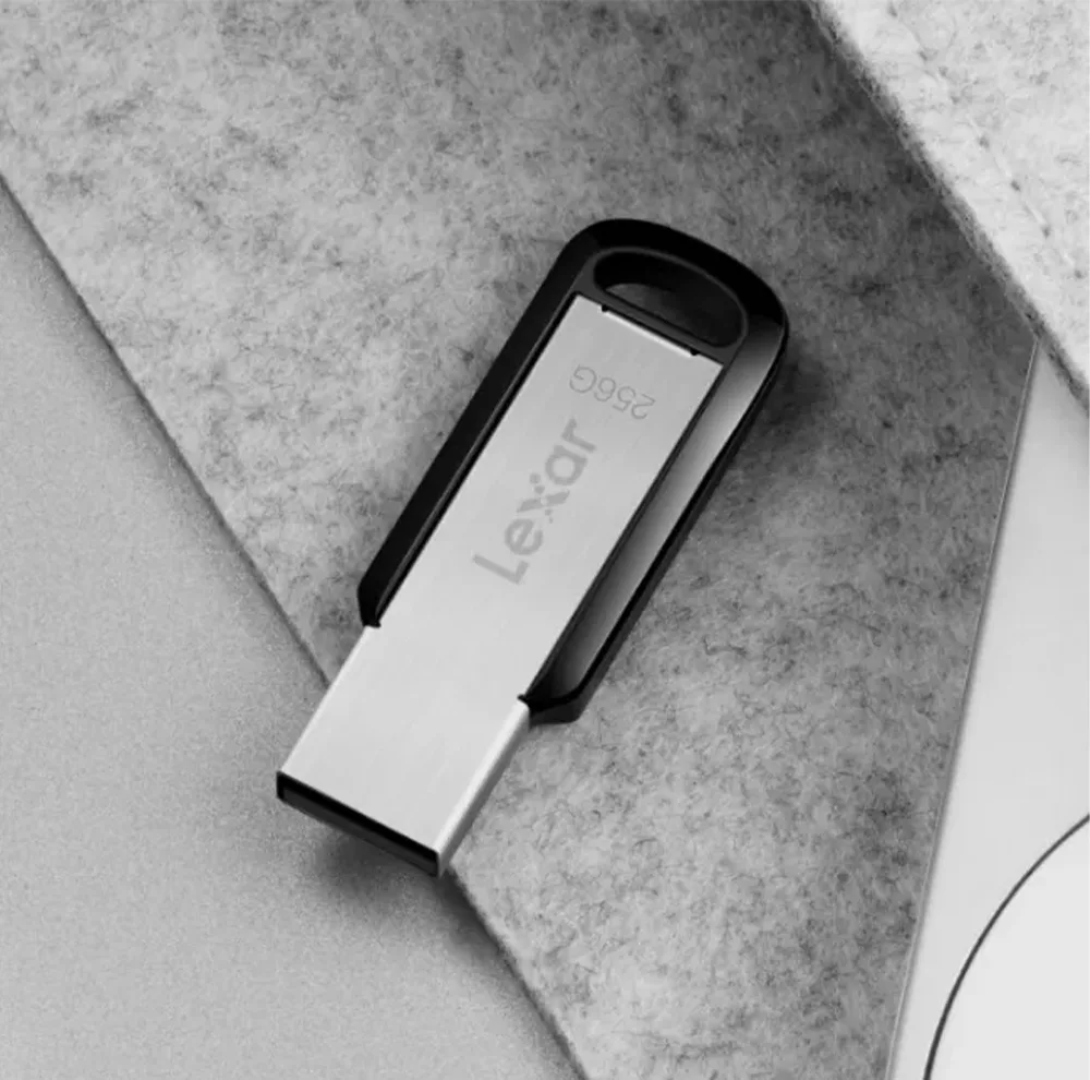 فلش مموری 256 گیگابایت لکسار مدل M400 با رابط USB 3.0، بدنه پلاستیک و آلومینیوم مقاوم در برابر اثر انگشت و لک