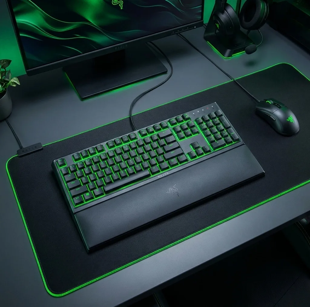 کیبورد گیمینگ ریزر مدل Ornata V3 X، سوییچ ممبران، Full-Size، نورپردازی RGB