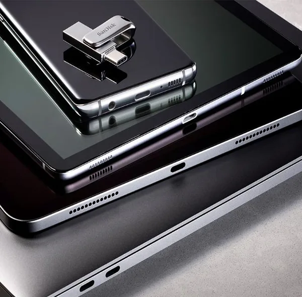 فلش مموری 128 گیگابایت سن دیسک مدل Ultra Dual Drive Luxe با دو رابط USB Type-C و USB Type-A، سرعت انتقال 150 مگابایت بر ثانیه، بدنه فلزی و سازگار با ویندوز، مک، اندروید و iOS