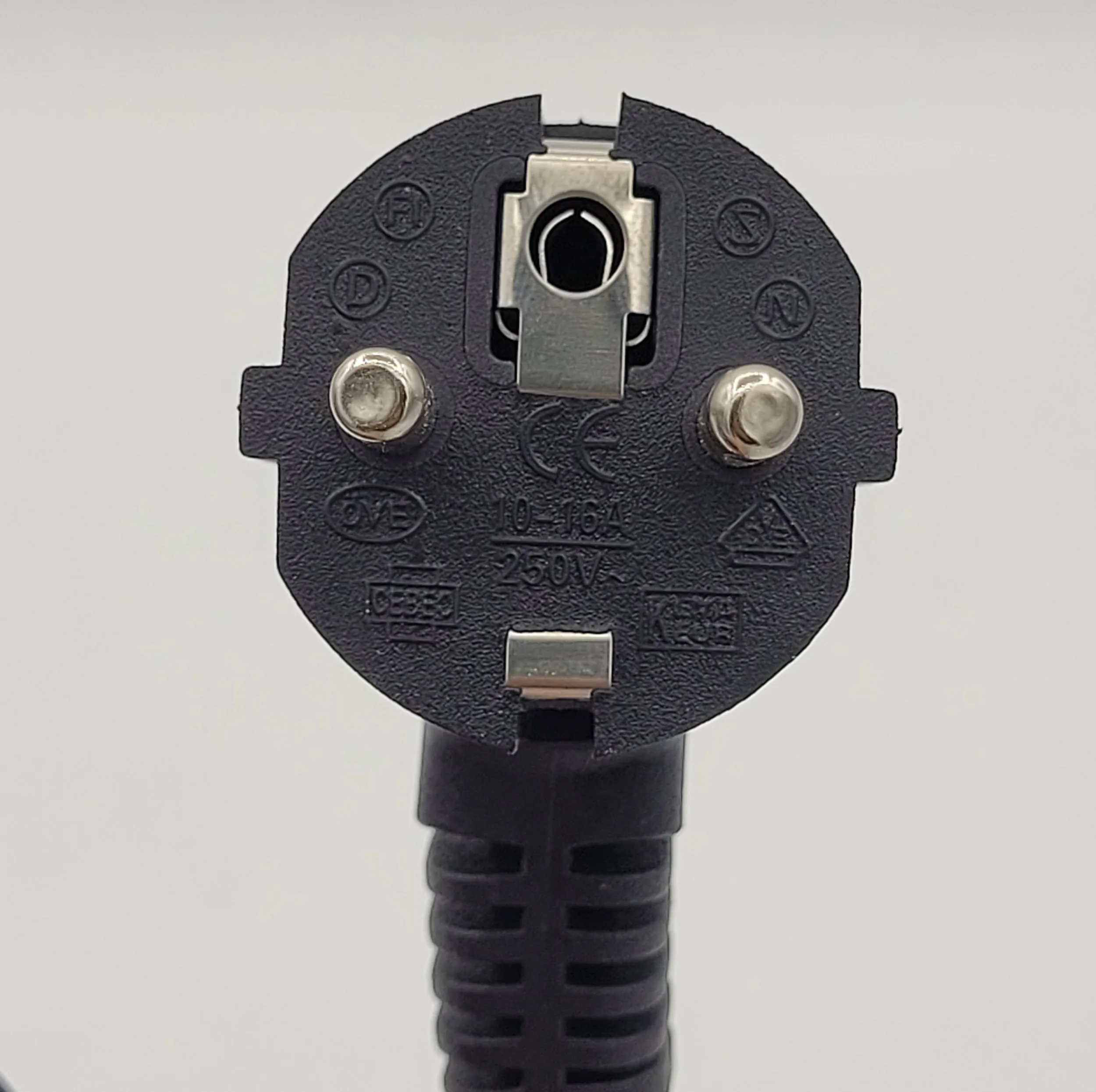 کابل برق سه پین منبع تغذیه کامپیوتر شارک مدل 3x1.0mm طول 1.5 متر
