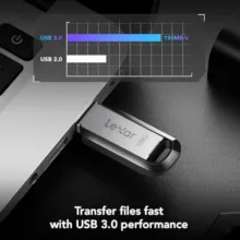 فلش مموری لکسار مدل M400 ظرفیت 128 گیگابایت رابط USB 3.0 مقاوم در برابر ضربه و سازگار با سیستم‌های PC و Mac