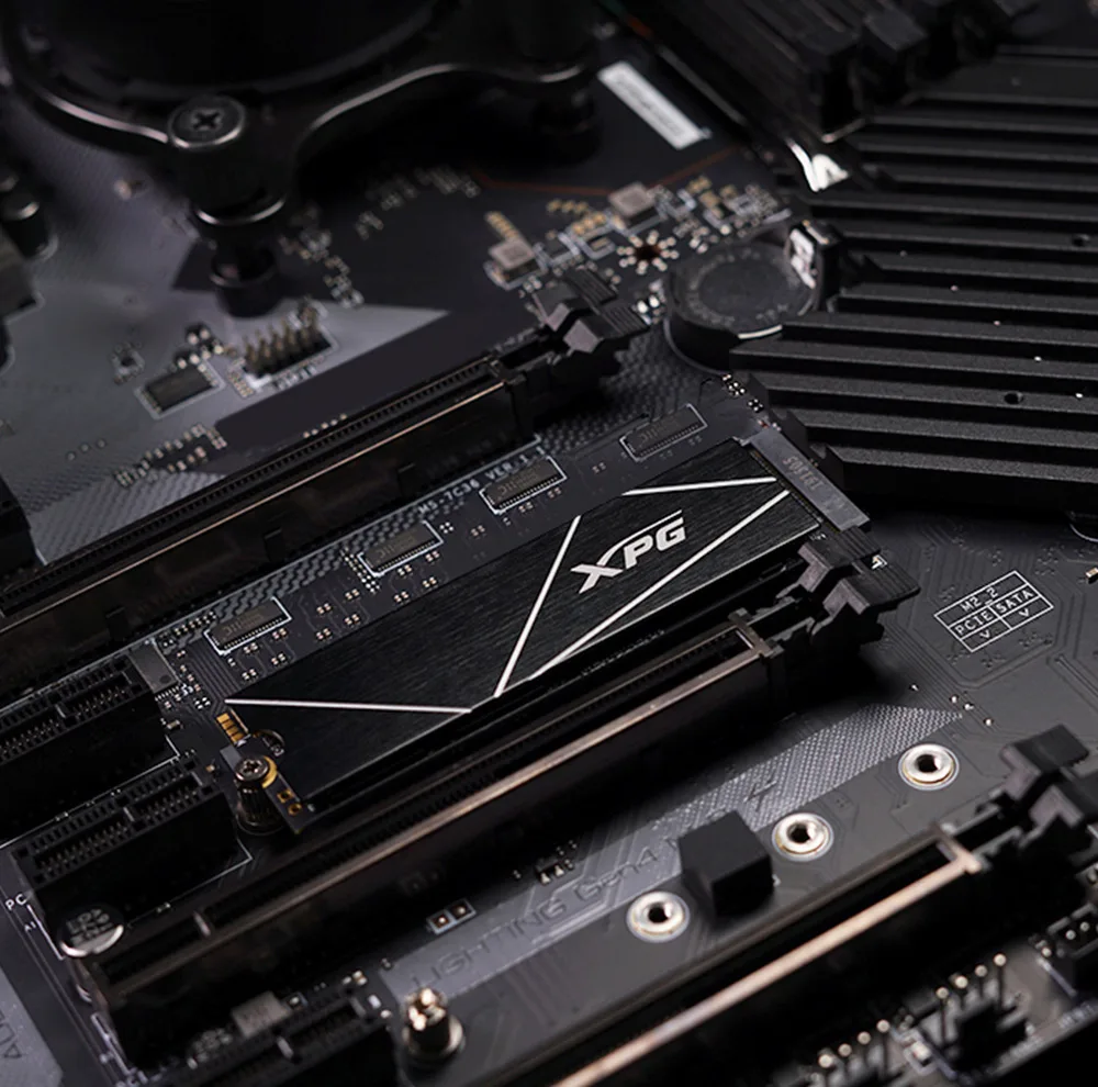 اس اس دی اینترنال ایکس پی جی مدل XPG GAMMIX S70 BLADE ظرفیت 2 ترابایت